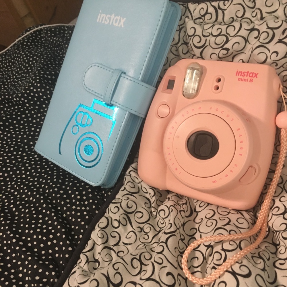 INSTAX mini Polaroid camera in pink + Photo album